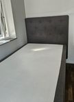 Grå sänggavel 120 cm