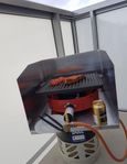 Gasflaska och kontaktgrill med vindskydd