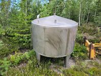 Rostfri Isolerad Tank 2000 liter (Badtunna?)