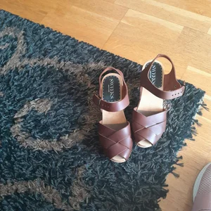 sandaler trätofflor