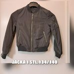 Jacka i fint skick stl.134/140