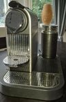 Nespresso C120 med mjölkskummare