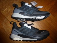 NYA hikingskor skor sneakers ADIDAS TERREX Trailmaker stl 38