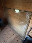 3 gamla glasrutor skänkes 