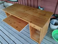 Skrivbord i Furu mkt fint skick***
