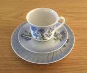 Kaffekopp med fat och assiett Svaneholm 1530