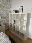Hylla ”Kallax” 16 fack från Ikea. 
