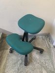 Ergonomisk knästol i gott skick
