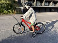 Yosemite 20” barncykel 5-8år. Billig