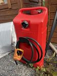 DURAMAX bränsletank med hjul och munstycke, 53 liter