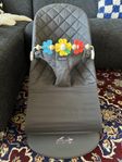 Babybjörn Babysitter Bliss Quilt med lekbåge