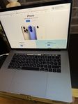MacBook Pro 15,4” (6Core i7 / 2,2GHz / 16GB/256GB) Touchba