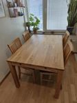 Matgrupp i ek bord + 4 stolar