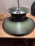 grön retro taklampa