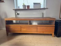 Tv-bänk