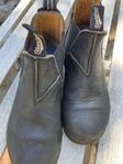 Ridskor Bluntstone barn str 30, Fotbollsskor Adidas str 30