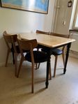 köksbord och stolar