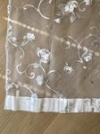 en skir gardin i viskose/ polyester 125x 235 cm