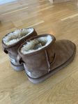 Uggs, vagabond, Converse - alla i nyskick
