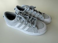 NYA Adidas strlk 36 2/3