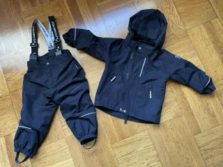 Skaljacka och skalbyxa från Polarn o Pyret 