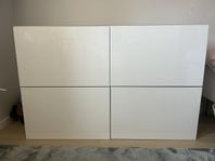 Bestå byrå 4 lådor med glasskiva