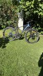 Nyservad White 27.5 tums mountinbike 21 växlar
