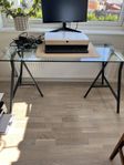 Skrivbord Ikea Lerberg med glasskiva