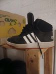 Addidas skor. Storlek 38,5