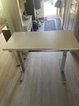 höj/sänkbart skrivbord