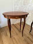 Sidobord i burr walnut-fanér