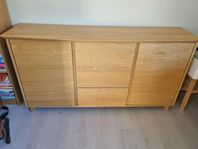 Skänk/sideboard med god förvaring