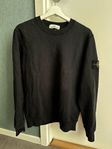 Mörkblå Stone Island crewneck herr Small
