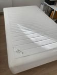 Säng Sultan stamnes 120 cm 
