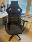 Gaming stol - 2 år gammal