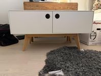 TV-bänk ”Nugget” säljes