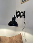 Svart saxlampa metall