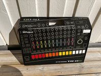 Roland Aira TR-8S