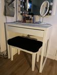 Sminkbord med pall