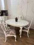 Fint matbord i gustaviansk stil med 6 stolar