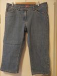 Caprijeans i storlek 48