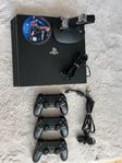 PS4 Pro med 3 handkontroller + FIFA 21 + tillbehör