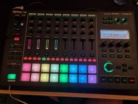 Roland MC-707 Groovebox