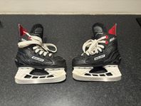 Bauer Pro skridskor Y8(26)