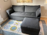 Bäddsoffa 3sits och fotpall med förvaring