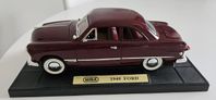 Ford 1949 – stor modellbil i metall (MIRA 1:18)