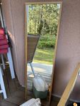 Spegel bortskänkes