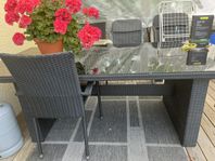 svart glasbord 