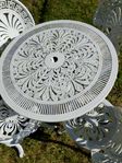 Trädgårdsmöbler i gjuten aluminium