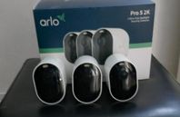 Arlo Pro 5 övervakningskameror med spotlight